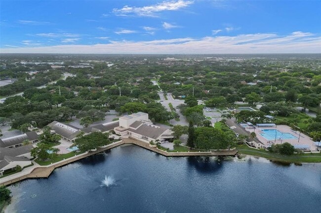 Building Photo - 2767 Carambola Cir S