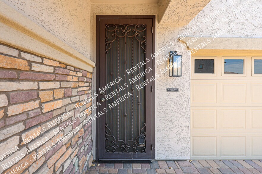 Building Photo - 5193 S Moccasin Trail