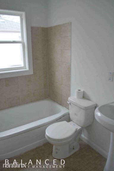 Building Photo - 2 br, 1 bath House - 2817 SE Minnesota Ave