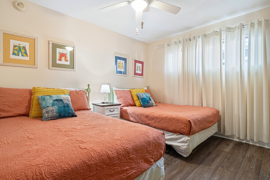 Building Photo - 4000 Gulf Terrace Dr