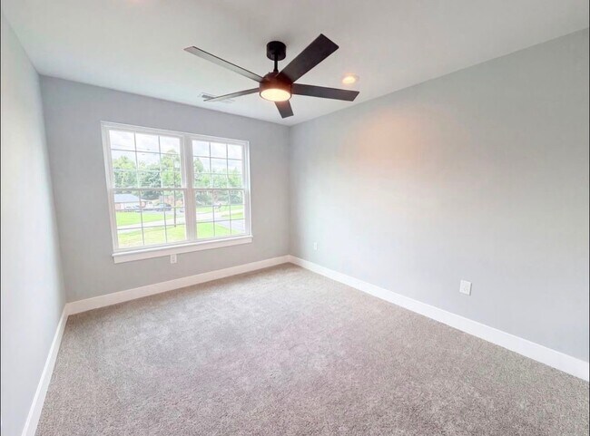Building Photo - 80 Wooded Ridge Dr