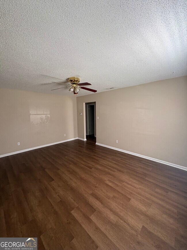 Building Photo - 853 Mission Trace Dr