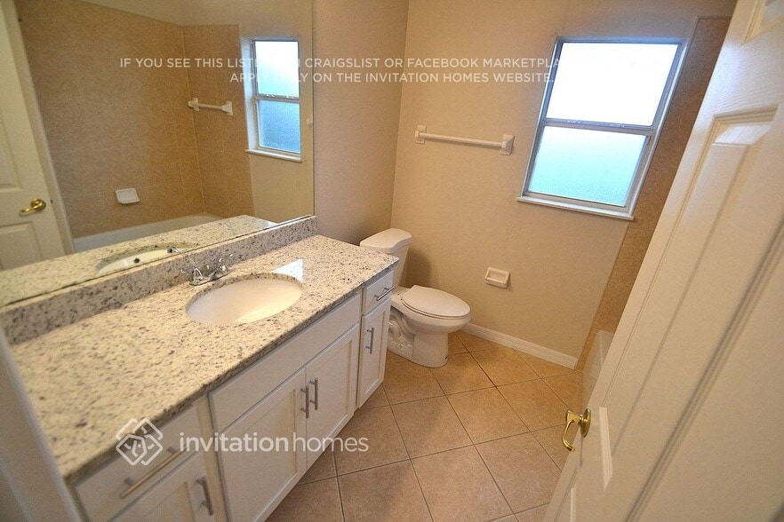 Building Photo - 12837 Cloverdale Ln