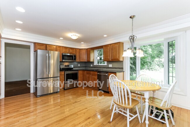 Building Photo - 276 Highland Ave