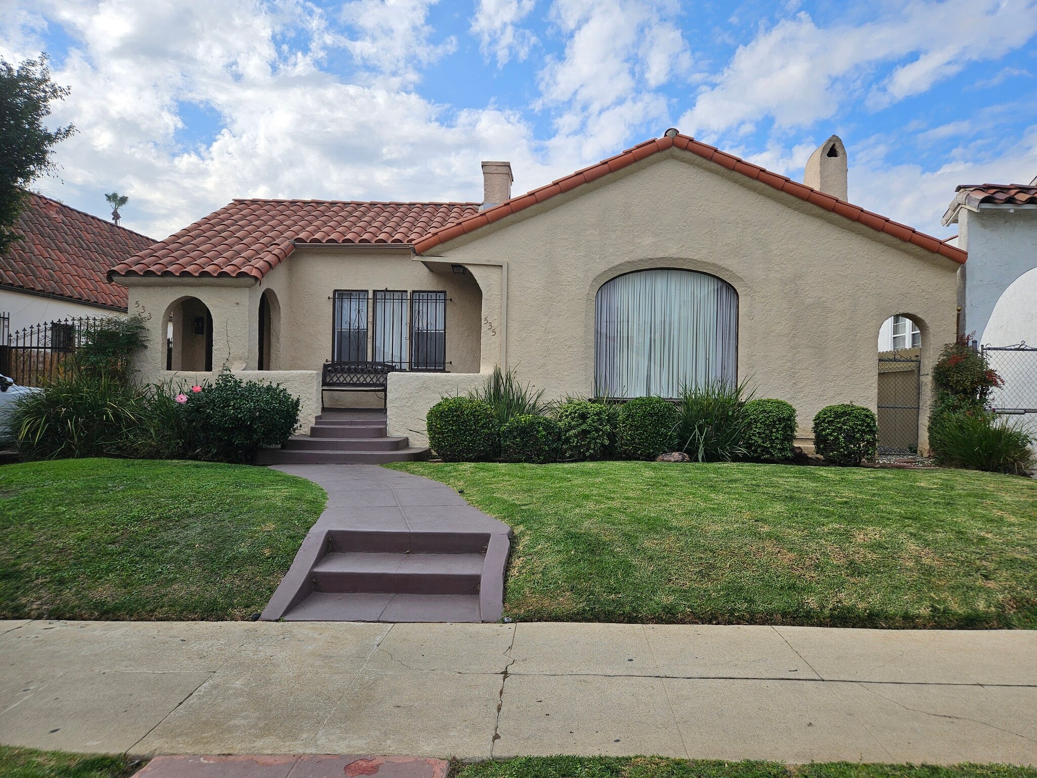 Building Photo - 533 N Gardner St