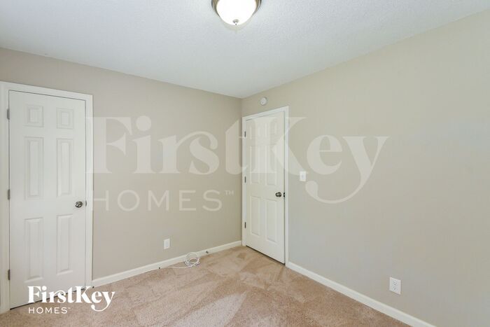 Building Photo - 178 Sandstone Dr
