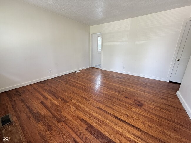 Building Photo - 122 N Routiers Ave