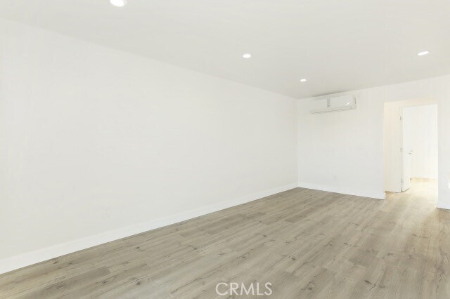 Building Photo - 6745 Laurel Canyon Blvd