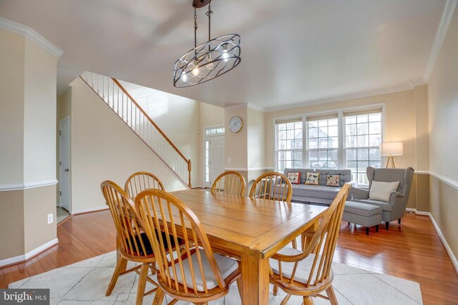 Building Photo - 7536 San Diego Ct