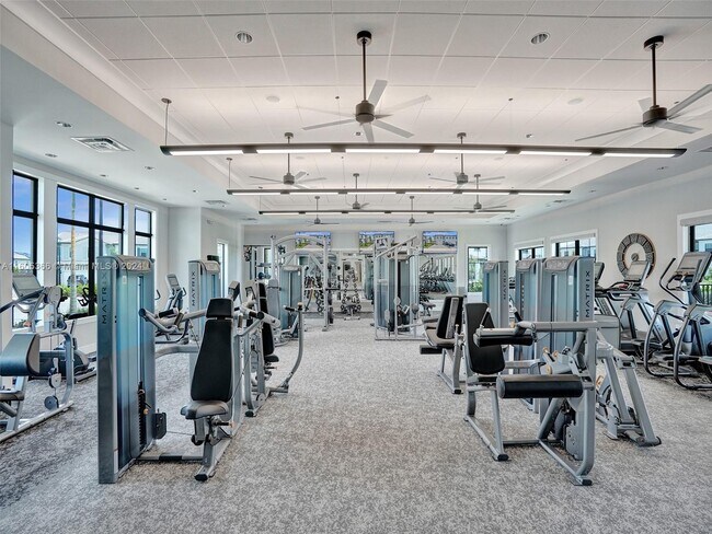 Building Photo - 4536 Silverwood Ln N