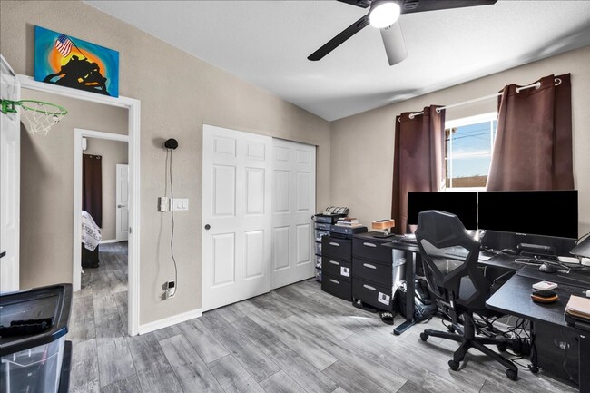 Building Photo - 29 Palms home in great neighborhood!