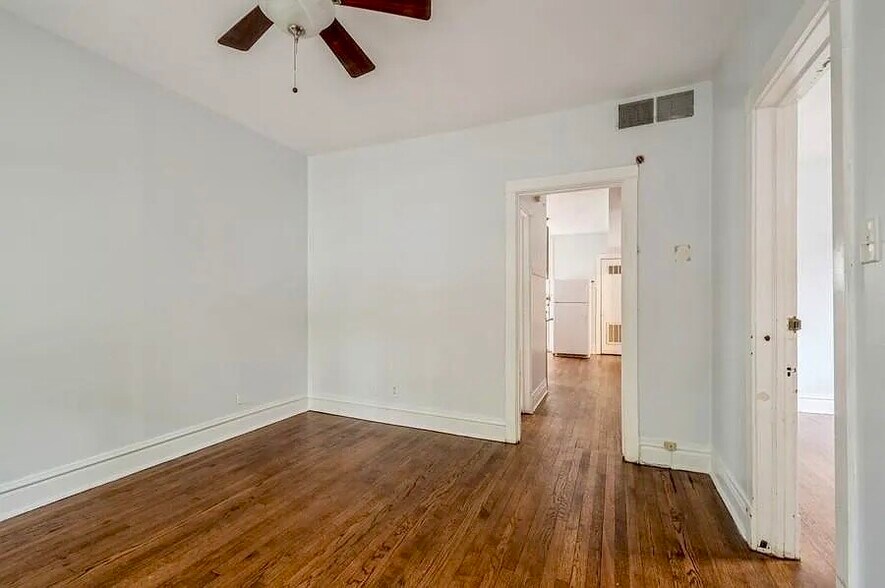 Building Photo - 1507 W Rosemont Ave