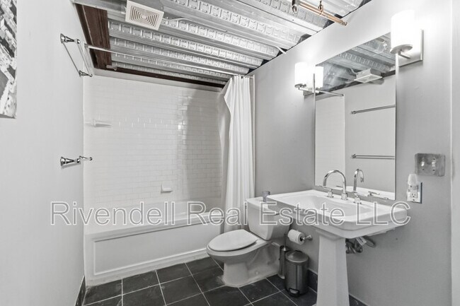 Building Photo - 1111 Osage St