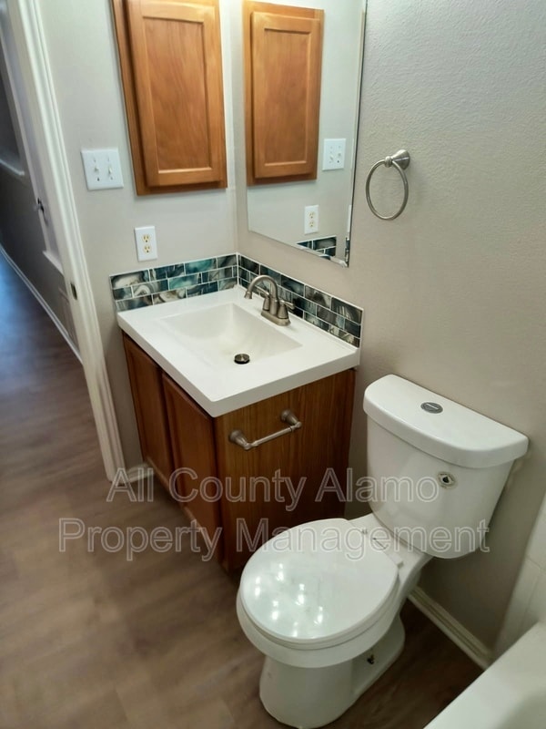 Building Photo - 10316 Artesia Wells