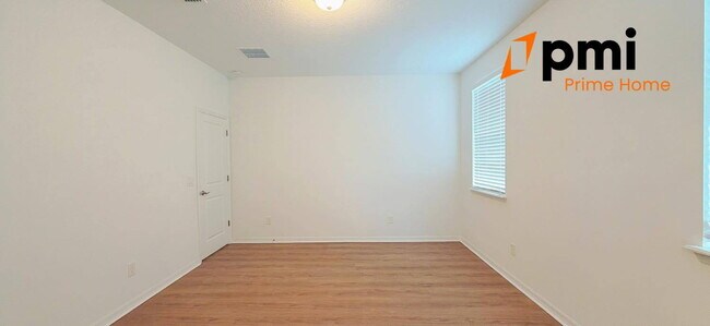 Building Photo - Luxury Living in Winter Garden – 4-Bedroom and 3.5-Bathrooms Home with Screened Patio & EV Charging