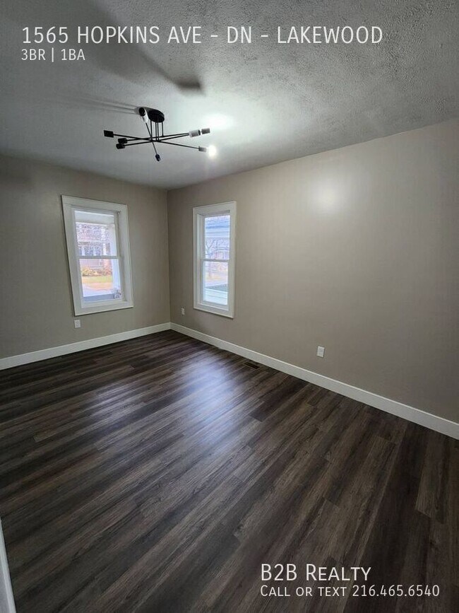 Building Photo - 1565 Hopkins Ave