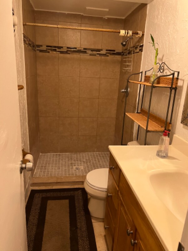 Building Photo - 1644 Chester St