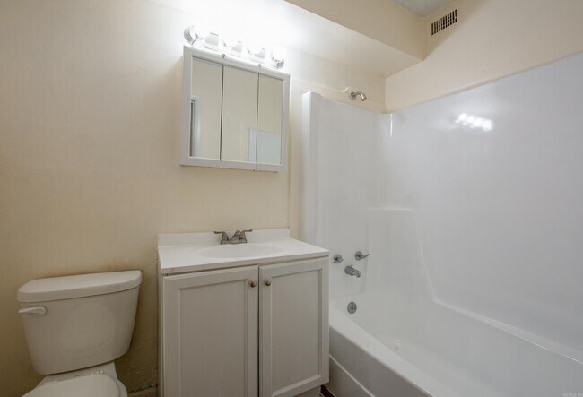 Building Photo - 201 N Polk St