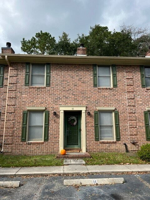 Front of Town Home - 302 Springview Ln