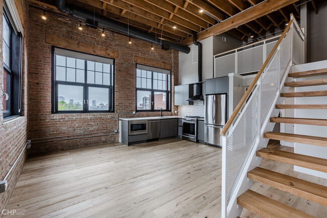 Building Photo - 729 N Sangamon St