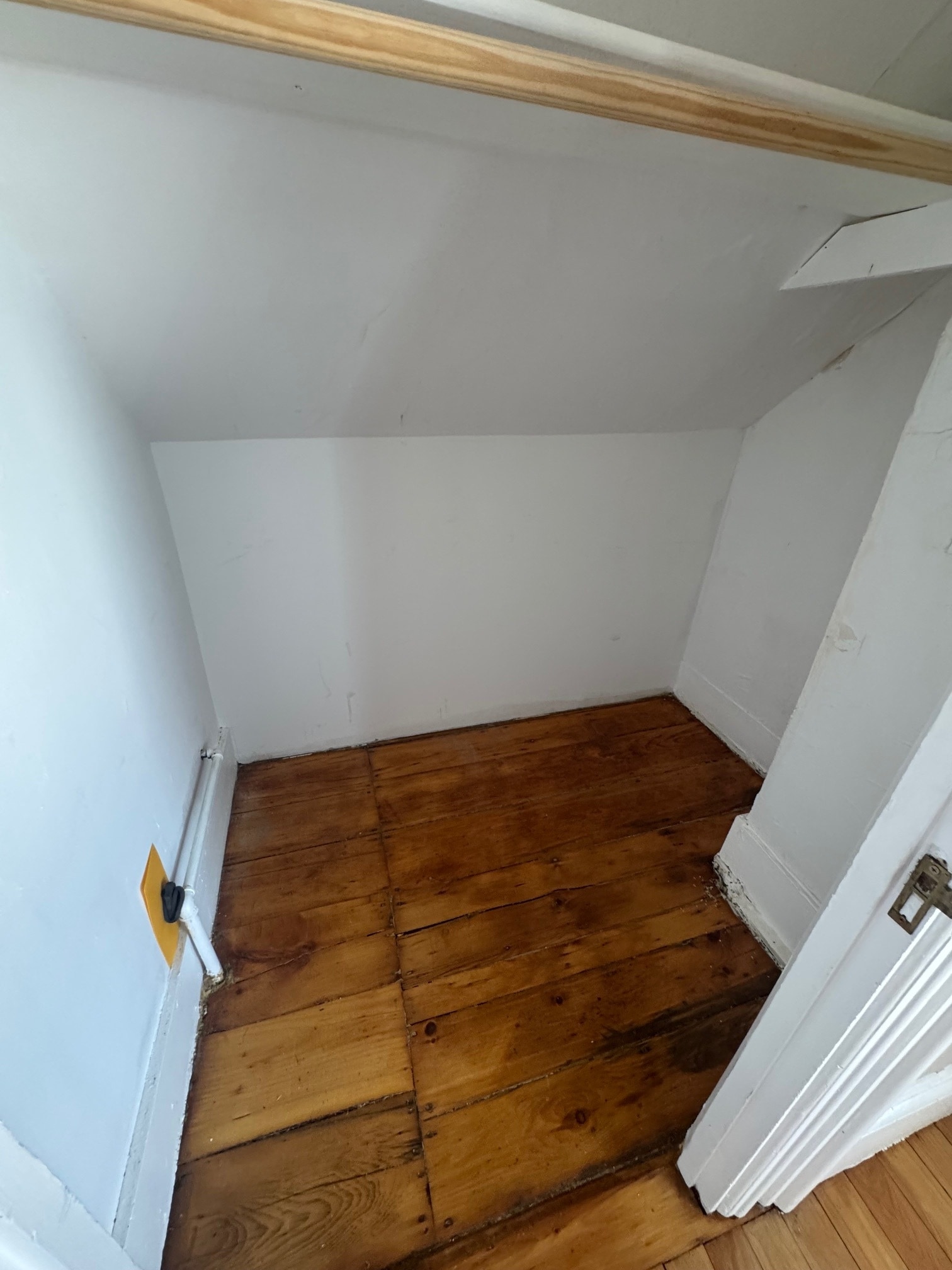 Building Photo - 17 Whitman Ave