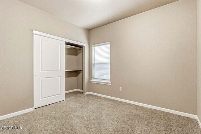Building Photo - 5933 Ruidoso Downs St