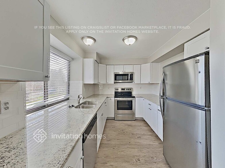 Building Photo - 18475 E Crestline Cir