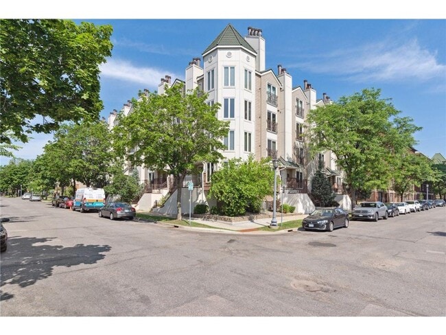 Building Photo - 906 Lincoln Ave