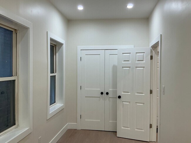 Building Photo - Refine Tyler Realty LLC