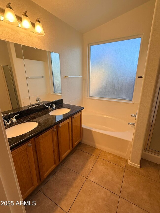 Building Photo - 1313 W Kesler Ln