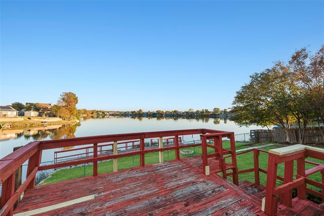 Building Photo - 1507 Lakeshore Dr