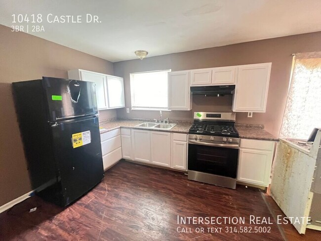 Building Photo - 10418 Castle Dr