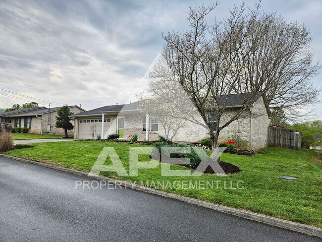 Building Photo - Beautiful 3 Bd/2 Ba Brick Single Family Home w/2-Car Garage in Powell!