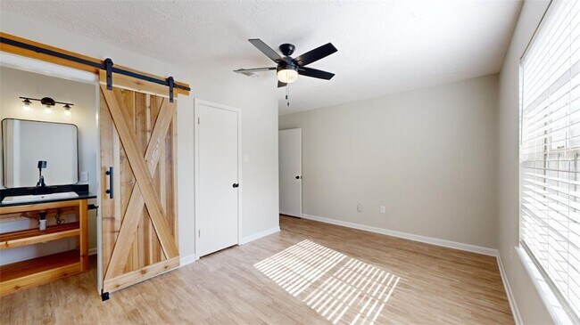 Building Photo - 1443 Hawk Tree Dr