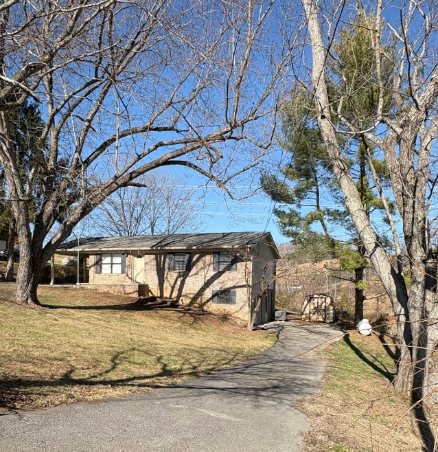 Building Photo - 412 Meadowview Ln