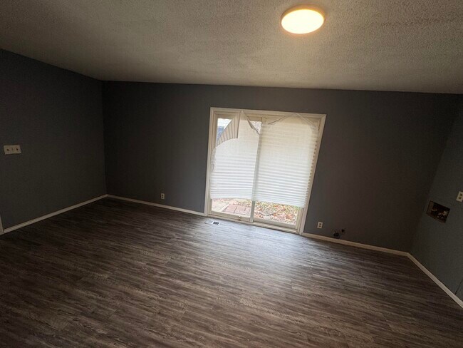 Building Photo - 1911 Fairchild-E