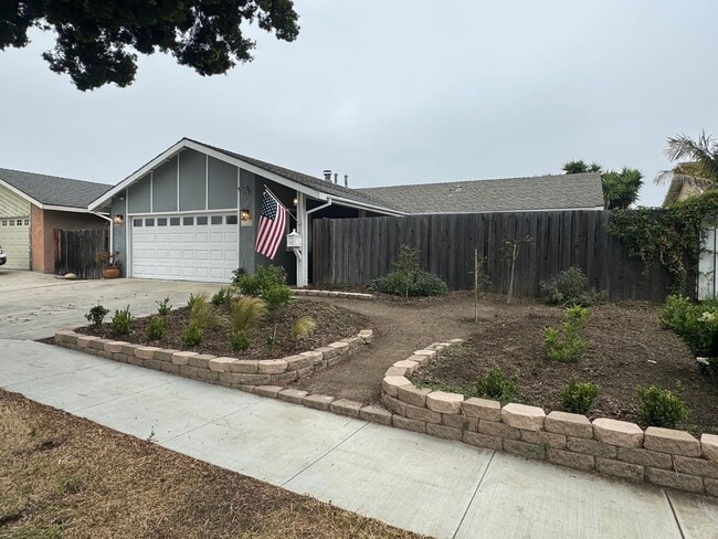 Building Photo - Coming soon!! beautiful spacious 3 bedroom...
