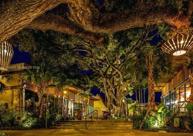 Building Photo - 231 NE 45th St