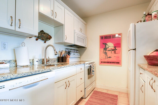 Building Photo - 96 Fifth Ave