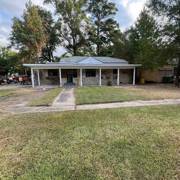 Building Photo - 1907 W 28th Ave