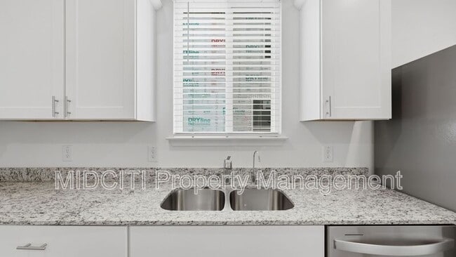 Building Photo - 966 Bluegrass Pt