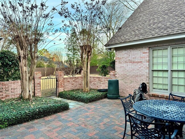 Building Photo - 2630 Aimee Dr