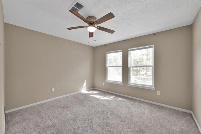 Building Photo - 696 Ravensworth Dr