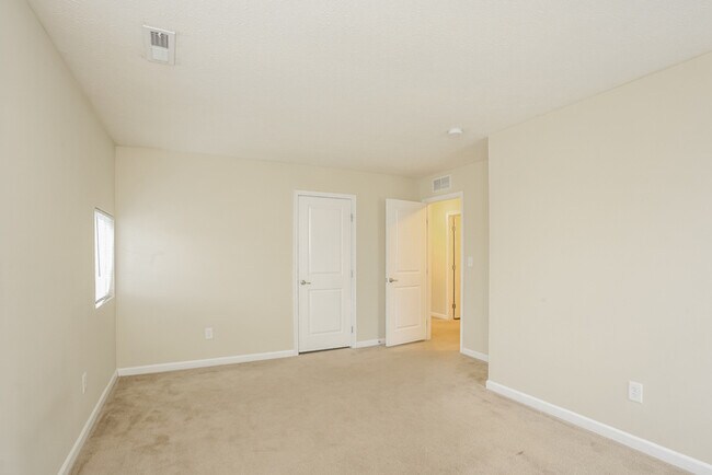 Building Photo - Preleased