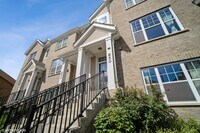 Building Photo - 850 Lexington Cir W