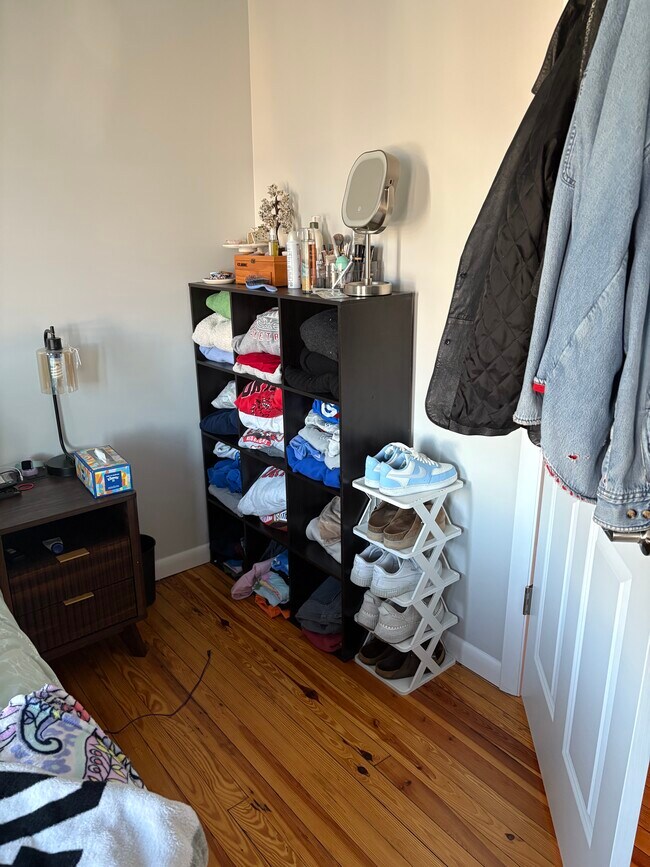 Building Photo - 216 Main St