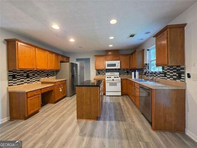 Building Photo - 3983 Roxberry Hill Ln NE