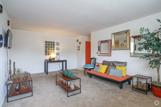 2 BR, 1 BA - Champaign Park