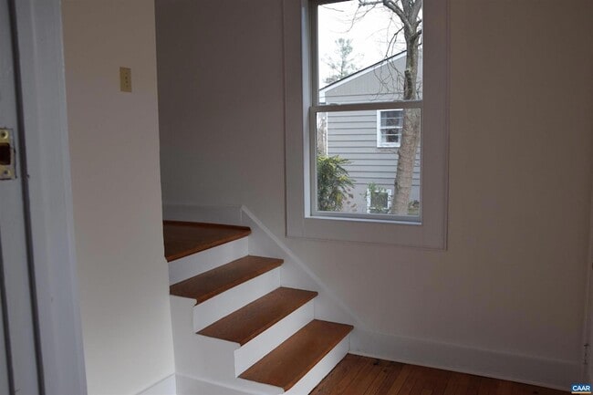 Building Photo - 107 Harris Rd