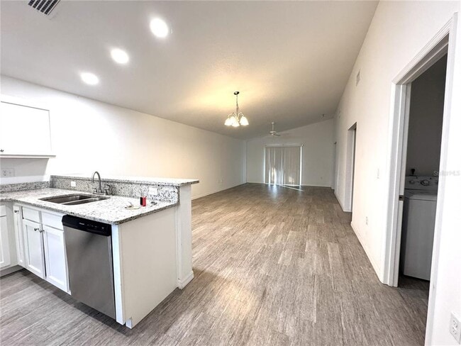 Building Photo - 1127 E Bucknell Ave